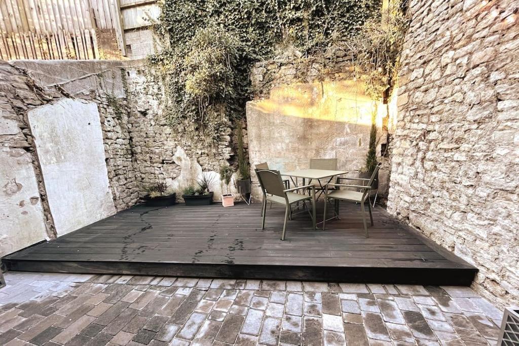 Courtyard Garden, Beautifully Finished Flat - Ba1 Apartment Bath Exterior photo